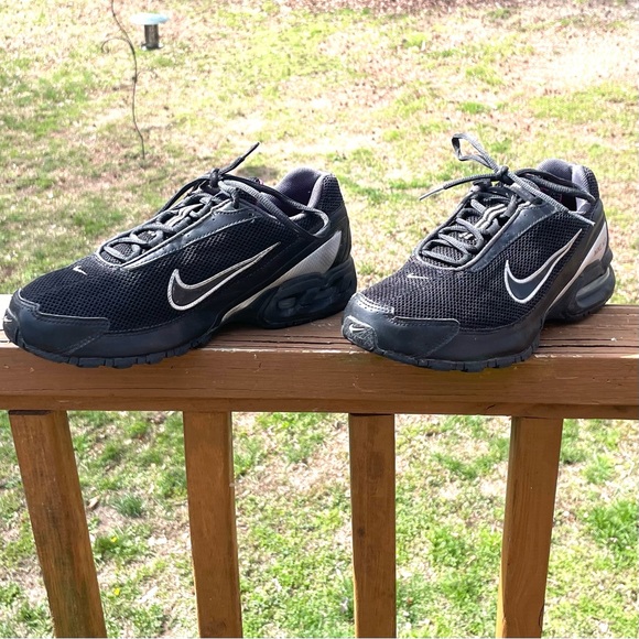 Nike Torch 3 Blk & Silv Run Shoe Mens sz 8. foot box length 10"+-. Gently used. - Picture 6 of 12